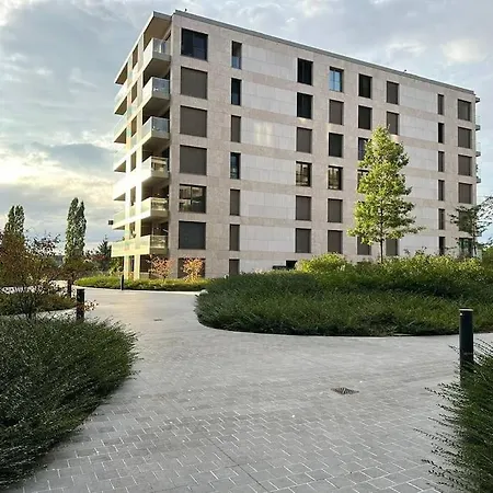 Beautiful High Standard Apartment *